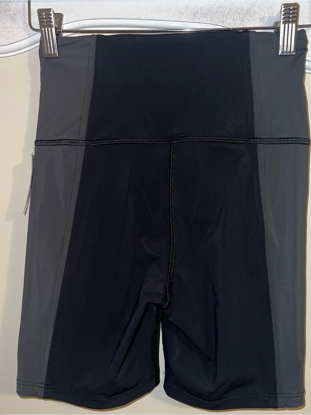 NWT Lululemon Hike to Swim 6 Inch Shorts in Black and Gray - Picture 3 of 5